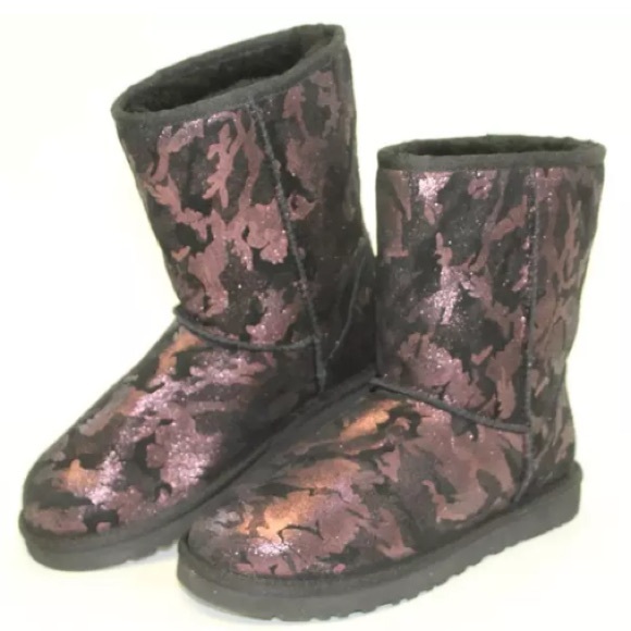 metallic pink uggs