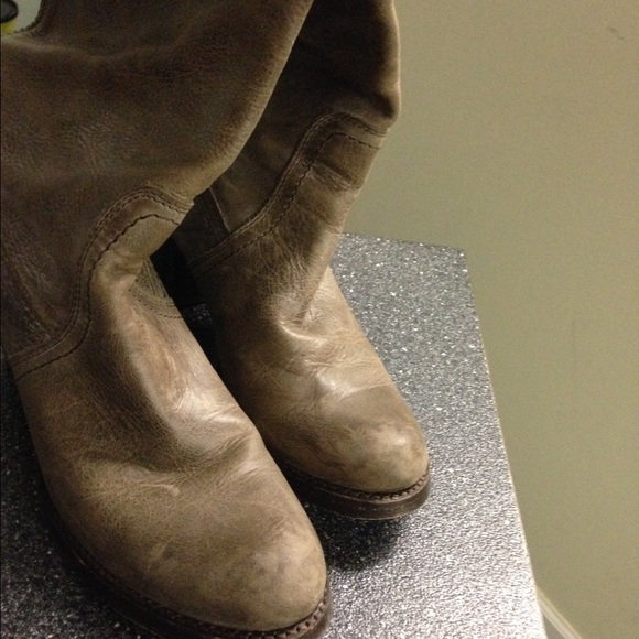 FRYE Jane Tall Cuff -Antiqued Leather - Picture 3 of 3