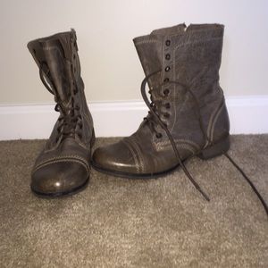 Combat boots