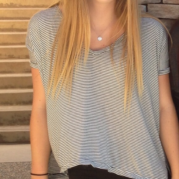 Brandy Melville Tops - ▪️brandy melville | b&w striped v-neck tee▪️
