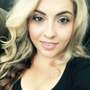Meet your Posher, Lindsey
