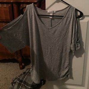Body Central gray cold shoulder tee