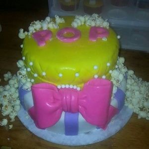 Novelty cakes