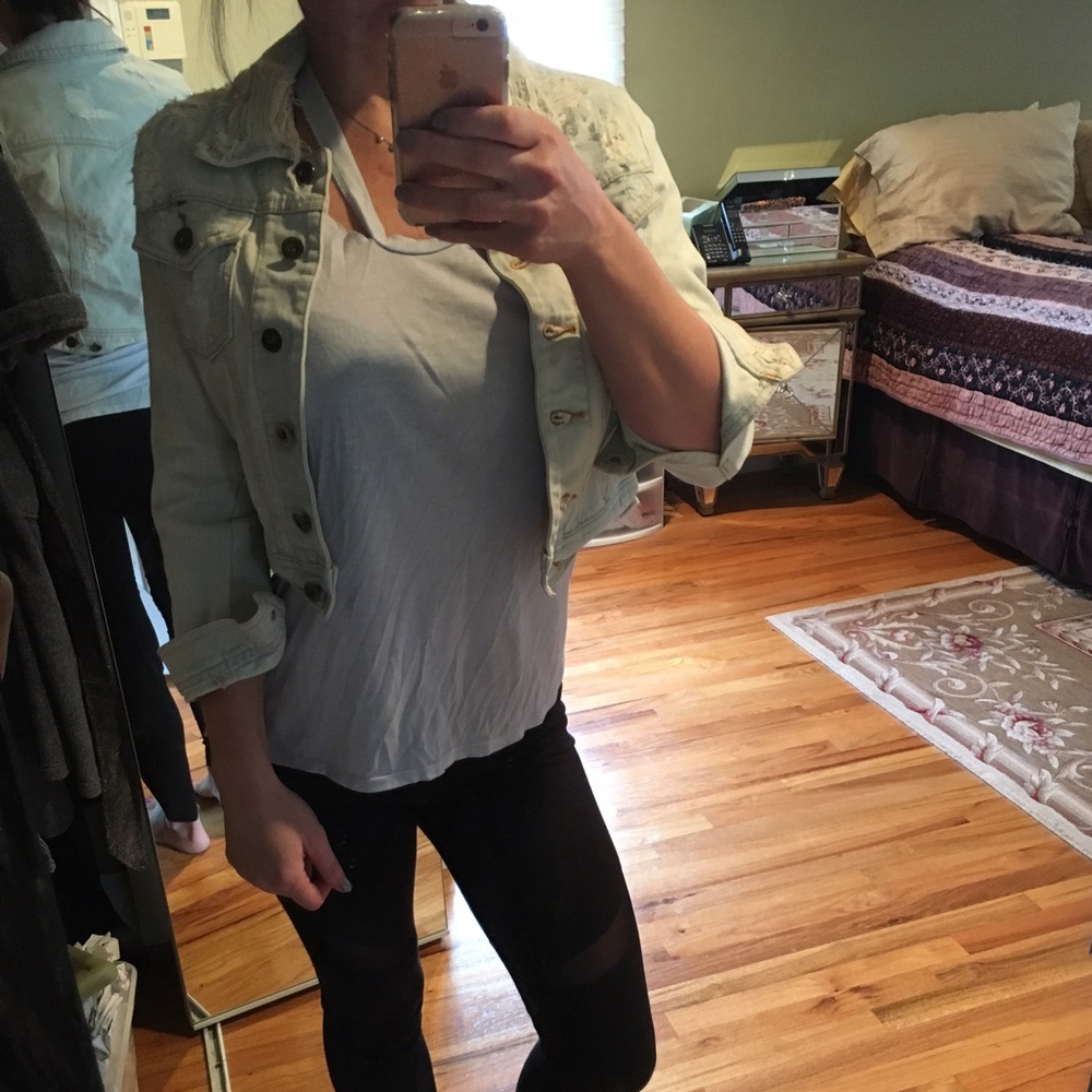 LF crop jean light denim jacket !!