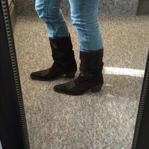 cowboy boots - Picture 2 of 3