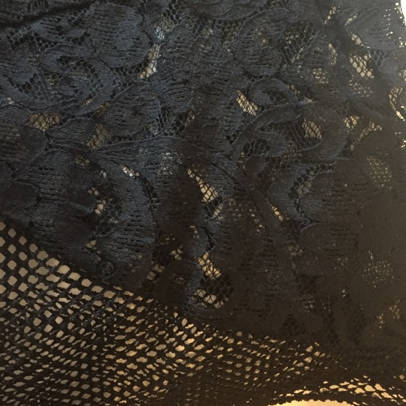 Black lace blouse. - Picture 2 of 3