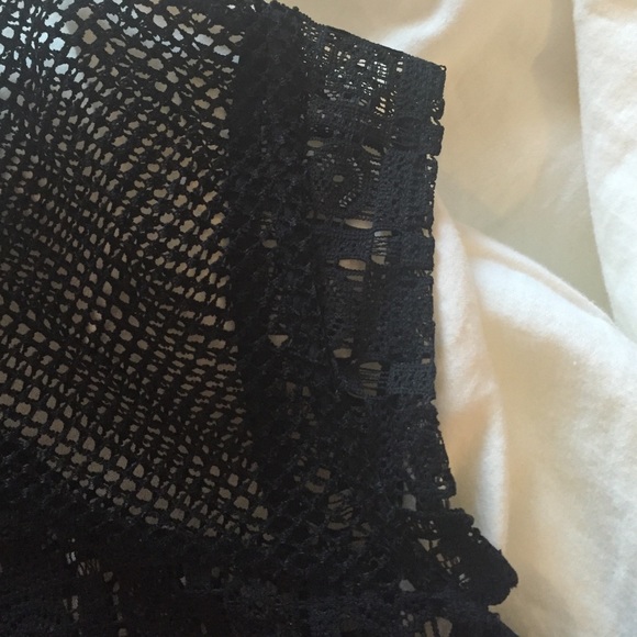 Black lace blouse. - Picture 3 of 3