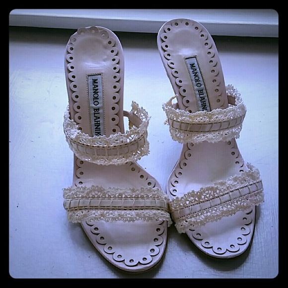 Manolo Blahnik pale pink slip-on heels