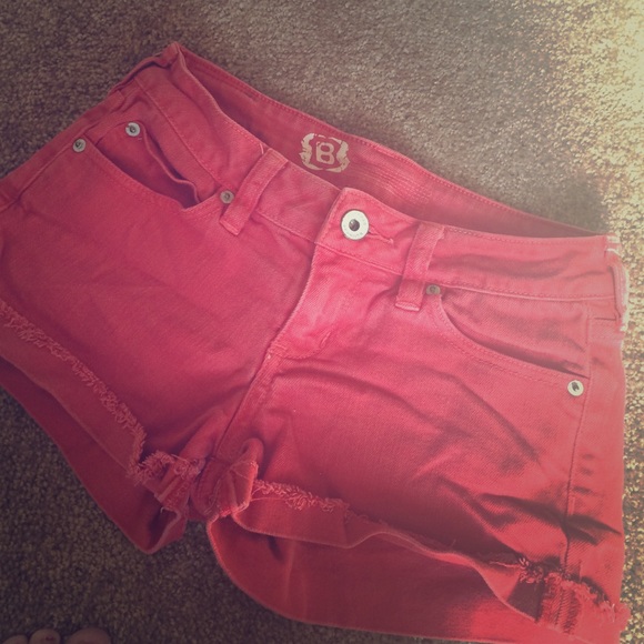 red shorts - Picture 1 of 3