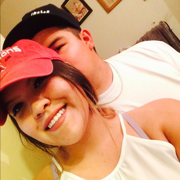 Meet your Posher, Amanda - Picture 2 of 4