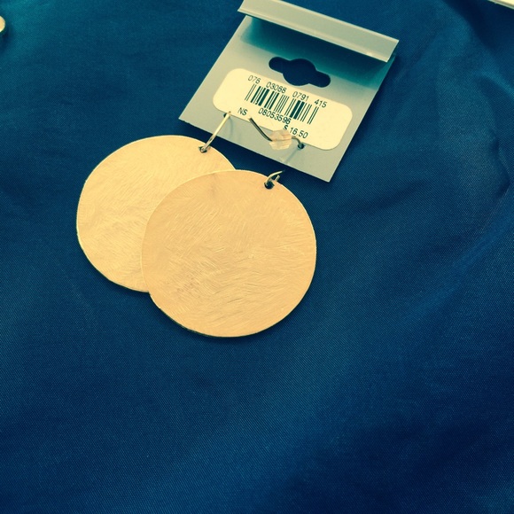 Express round gold fashion earrings NWT - Picture 2 of 3