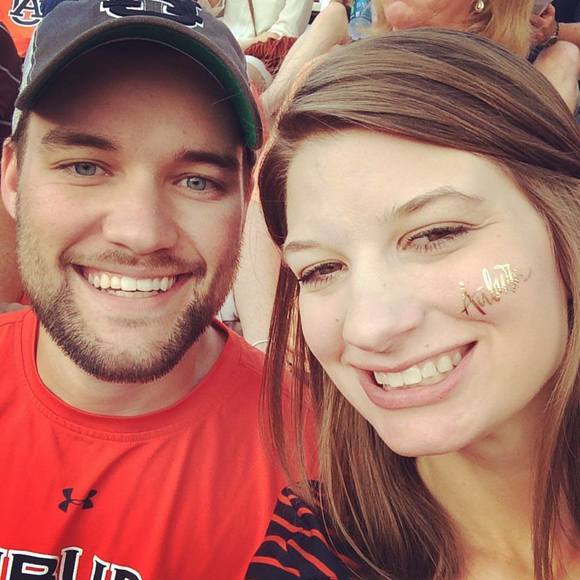 Meet your Posher, Laurin 🍍🍍🍍 - Picture 2 of 4