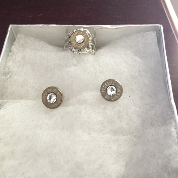 Bullet round earring and matching ring!