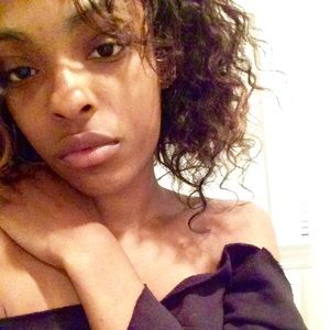 Meet your Posher, Johnyta