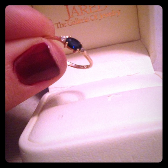 14k gold real sapphire. Size 5
