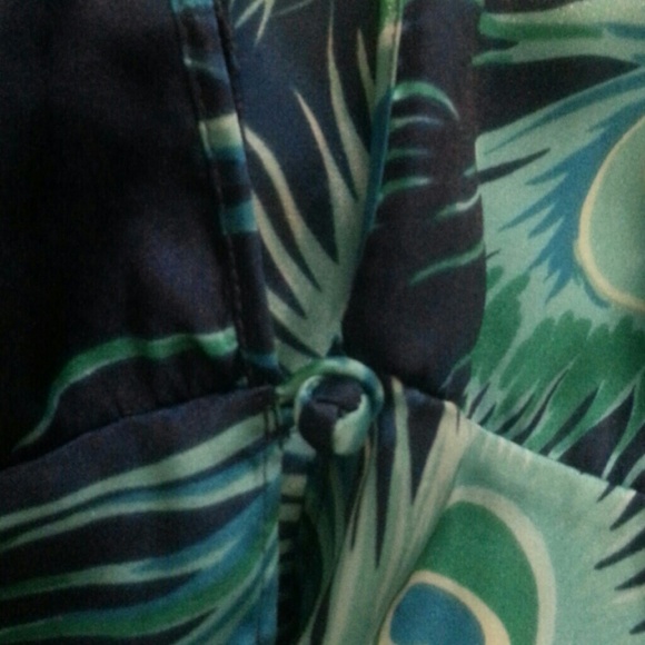 Robe - Picture 2 of 2