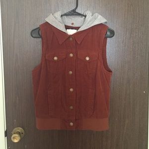 F21 Corduroy vest (NWOT)