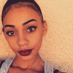 Meet your Posher, Adriauna