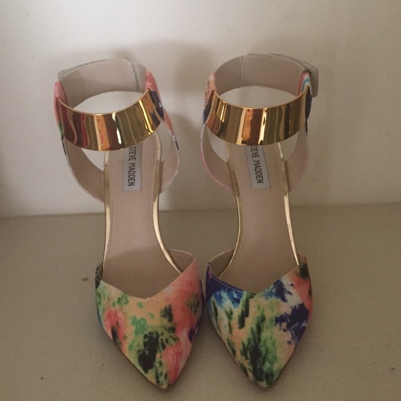 Steve Madden Shoes - Beautiful and fun Steve Madden heels !