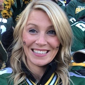 Meet your Posher, Stacy