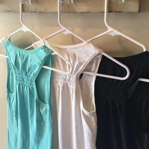 SOLD🚫Bebe logo tops Bundle - Picture 2 of 4