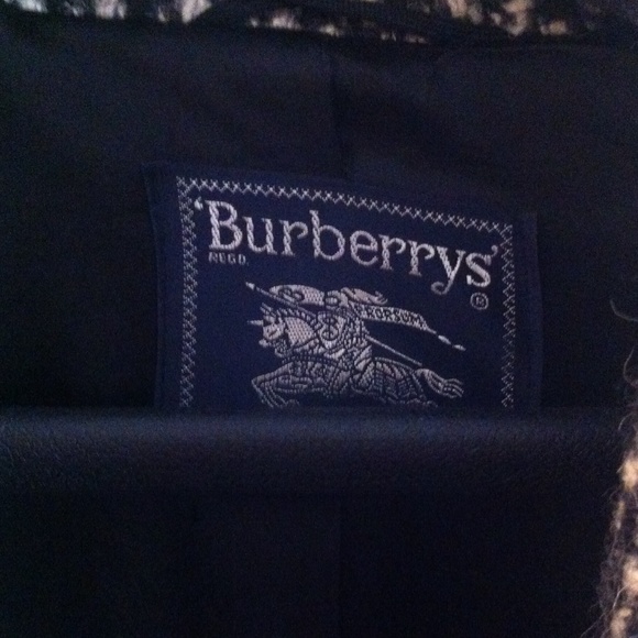 Elegant Burberry 100% Wool Flared Coat - Picture 2 of 4