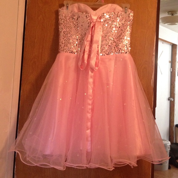 Dress - Picture 2 of 3