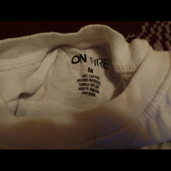 Graffic t - Picture 2 of 2