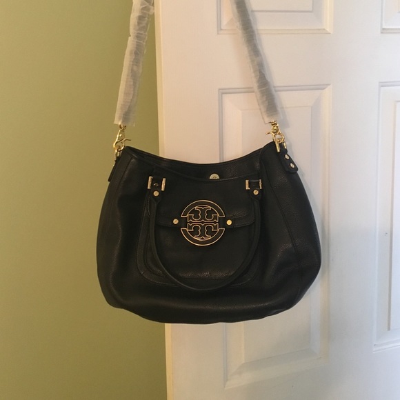 NWT ๐ฏ Authentic Black Tory Burch Amanda Hobo - Picture 2 of 4