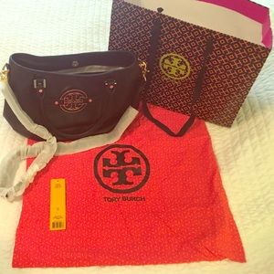 NWT 💯 Authentic Black Tory Burch Amanda Hobo