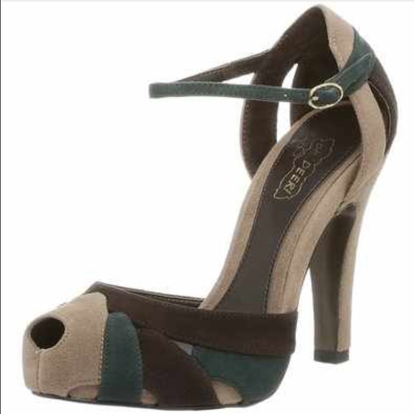 Shoes - Oh DEER! Suede peep-toe ankle strap pumps!