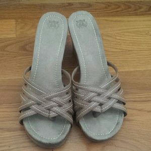 🎁 Tan Wedge Sandal 🎁