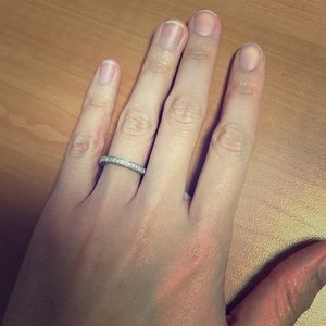 Diamond wedding band in white gold. Size 5.5