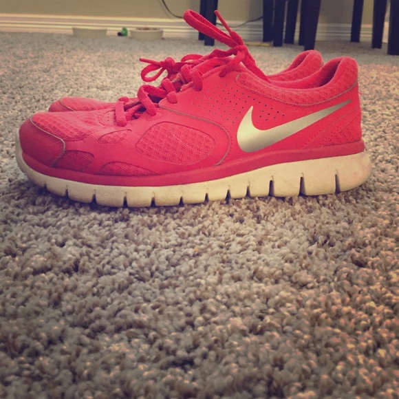 Nike tennis shoes