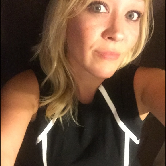 Meet your Posher, Karen - Picture 1 of 1