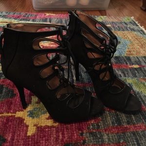 Nine West black lace up heels