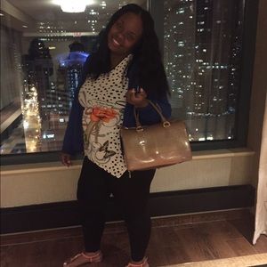 Meet your Posher, Latisha