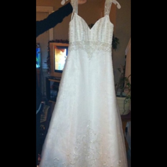 Beautiful Wedding Dress-Tags Attached ๐ฐ๐๐๐๐๐ - Picture 2 of 4