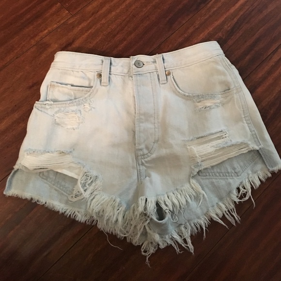 Abercrombie and Fitch high-rise festival short