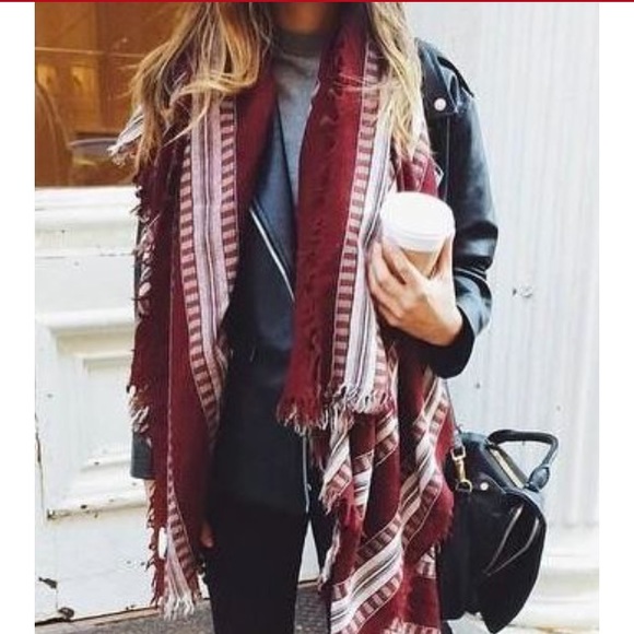 Meet your Posher, Erin - Picture 3 of 4