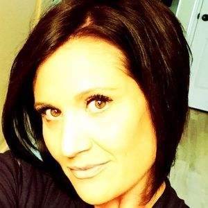 Meet your Posher, Leanne