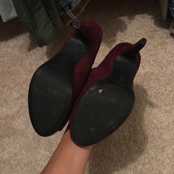 NWT plum peep toe booties - Picture 2 of 3