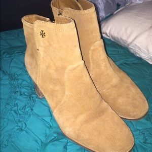 Tory Burch Leena Suede Mid Heel Booties in Camel