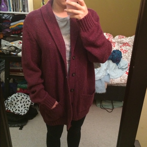 UO maroon sweater