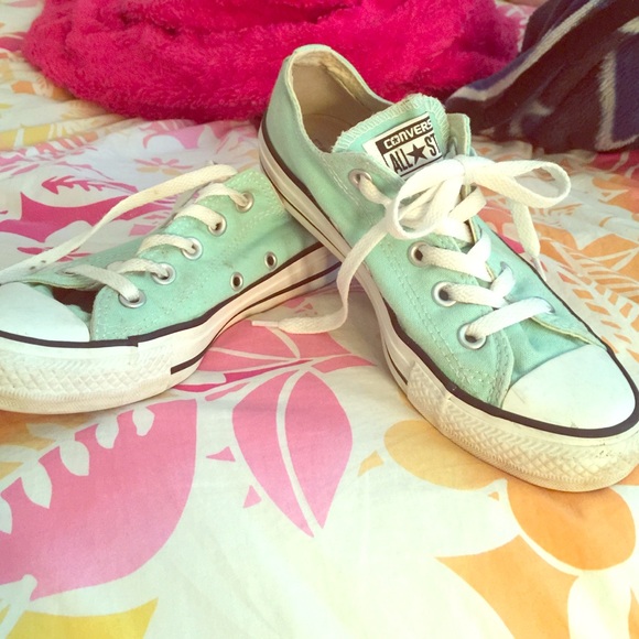 Tiffany blue converse!!!