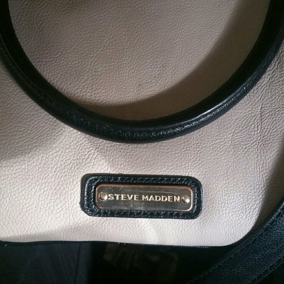 Steve Madden crossbody purse - Picture 2 of 2