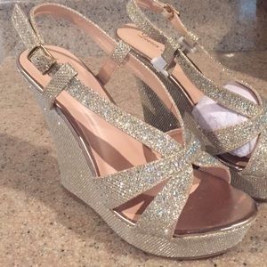 Boston Proper sparkling wedge platforms 😍