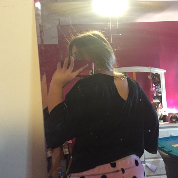 Black baggy half sleeve w/ gold design & chain 1x - Picture 2 of 4