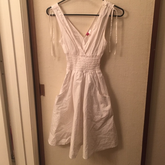 White dress with pockets