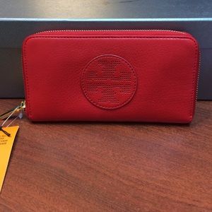 Tory Burch zipper wallet